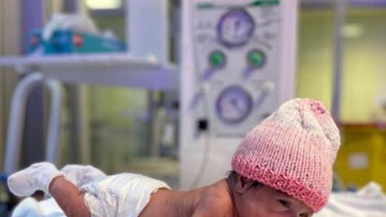 515 gram doğan Elif bebek hayata tutundu