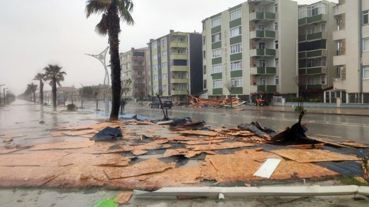 AFAD’dan il il yağış ve fırtına raporu: Toplam 1336 ihbar alındı