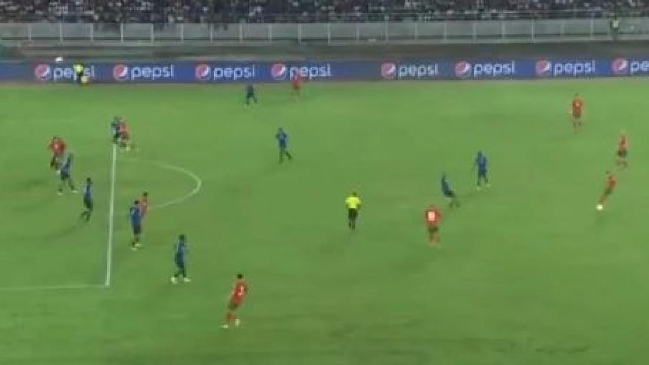 Hakim Ziyech’ten 40 metreden nefis gol!
