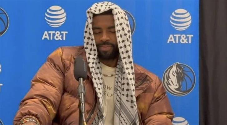 Kyrie Irving, Filistin kefiyesi giydi