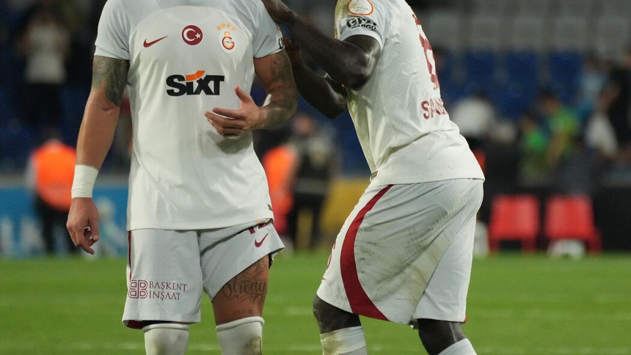 Mancheser United maçı öncesi Abdülkerim Bardakcı ve Sanchez’in durumu belli oldu!