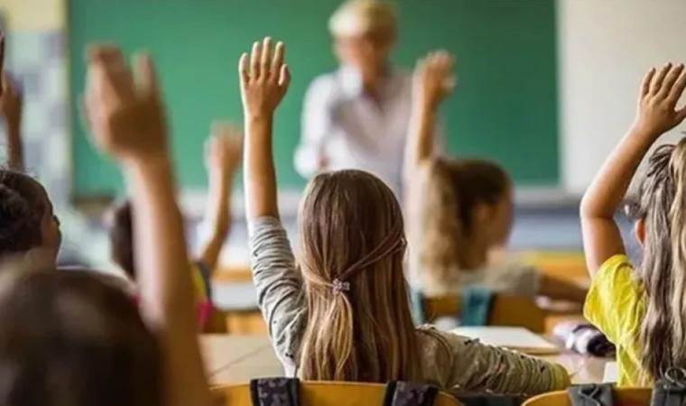 Sağanak, kar ve fırtına yurdu vurdu: Altı ilde okullar eğitime ara verdi.