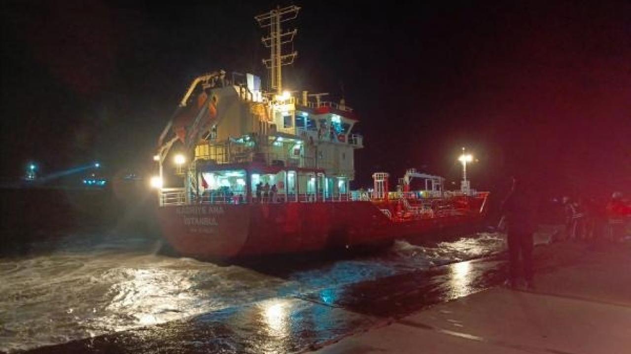 Zeytinburnu’nda karaya oturan gemiyle ilgili açıklama